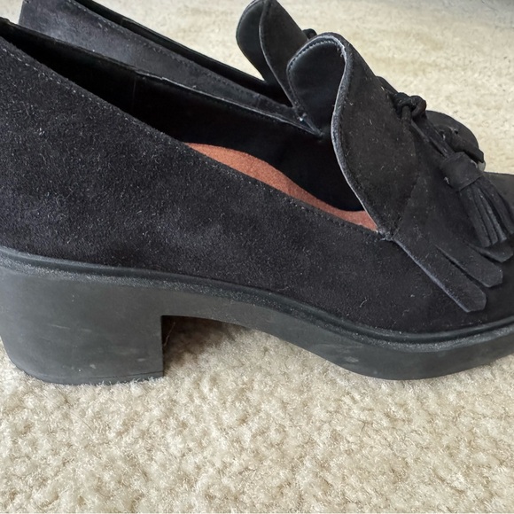 AEROSOLES Black Suede Loafers with Tassel Detail size 8 - Picture 13 of 14